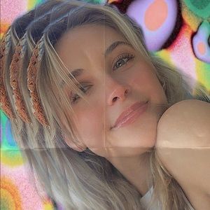 Meet your Posher, Hollin